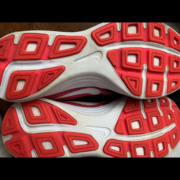 Sneakers - Picture 6 of 9